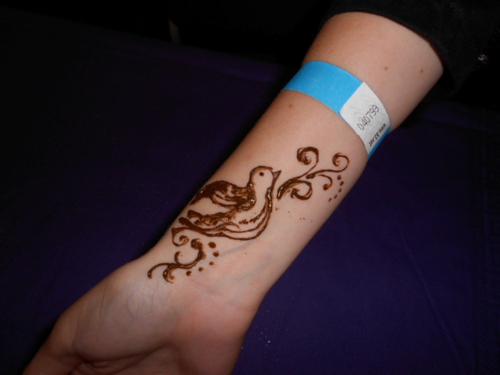 43 Henna Wrist Tattoos Design