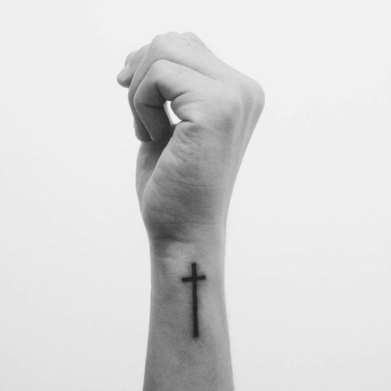 47 Stylish Cross Tattoos For Wrists