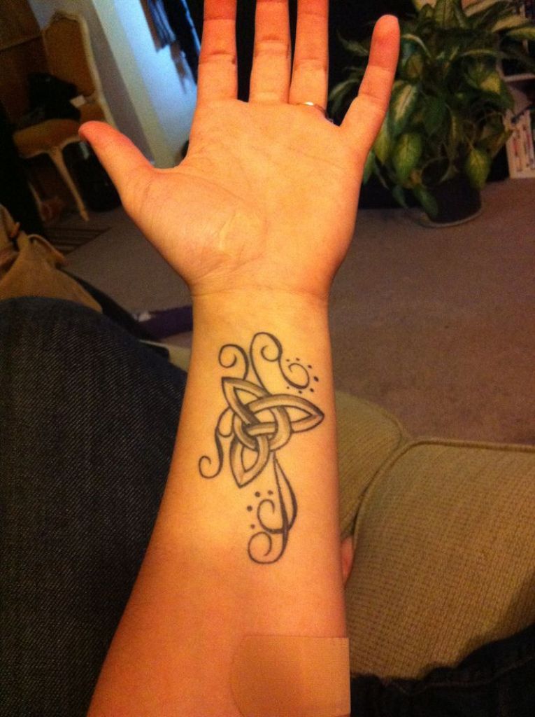 35 Wonderful Celtic Tattoo On Wrists