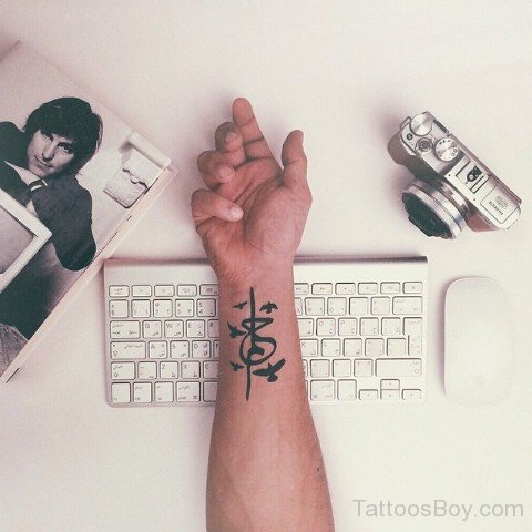 Attractive Wrist Tattoo