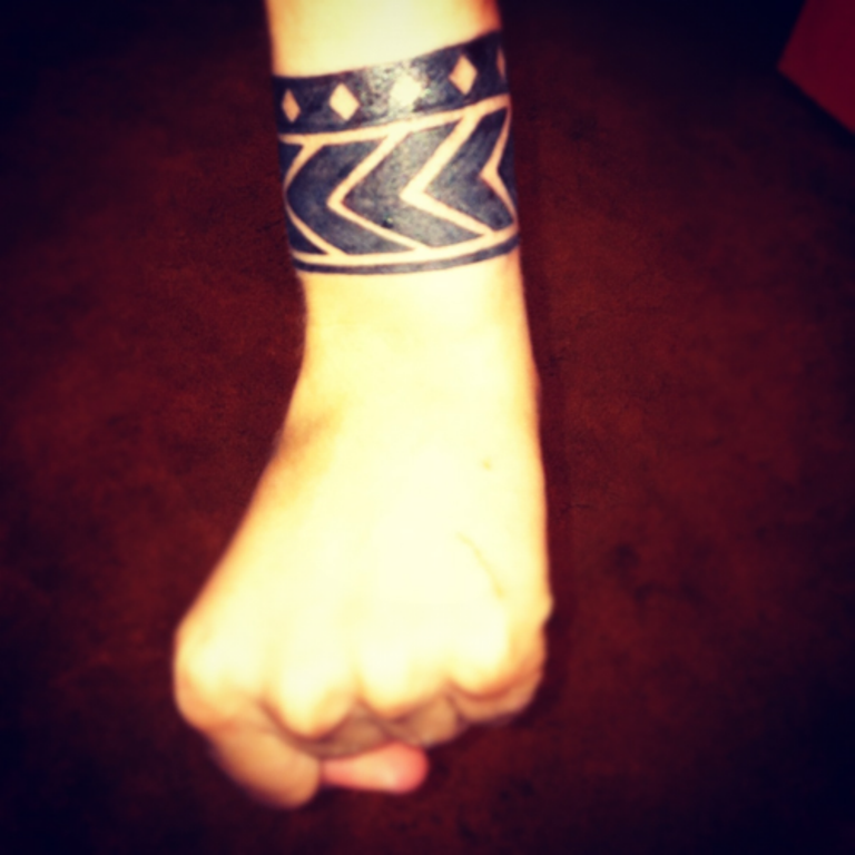 47 Attractive Band Tattoos For Your Writs