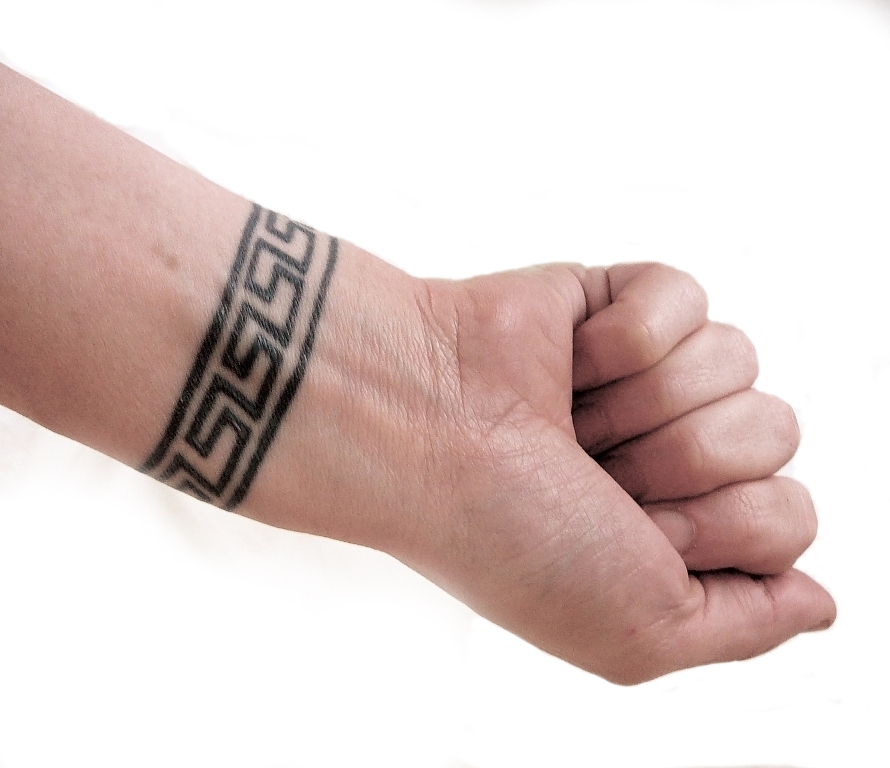 156 Trendy & Timeless Ideas for Tattoo of Hand (Guide Included)