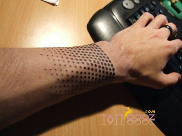Dotted Geometric Tattoo On Wrist