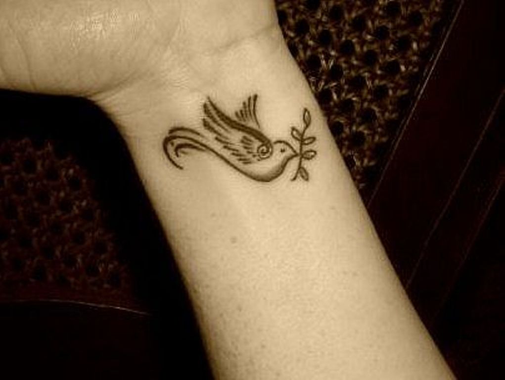 49 Beautiful Dove Wrist Tattoos