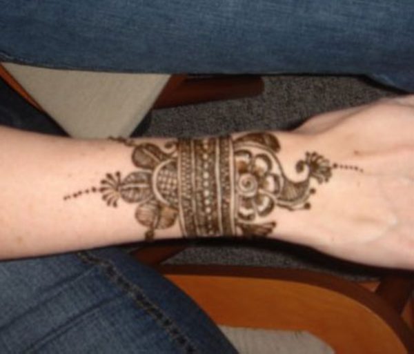 Henna Wrist Band Tattoo For Girls