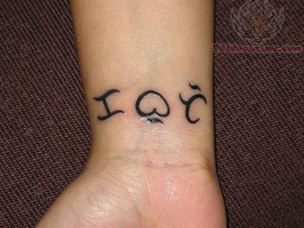 Love Lettering Tattoo O Wrist