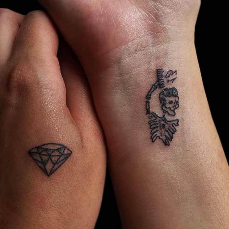 56 Fantastic Wrist Diamond Tattoos