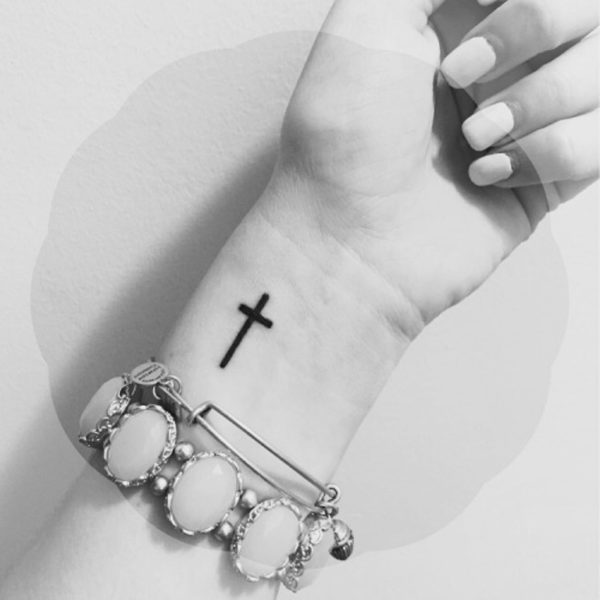 47 Stylish Cross Tattoos For Wrists