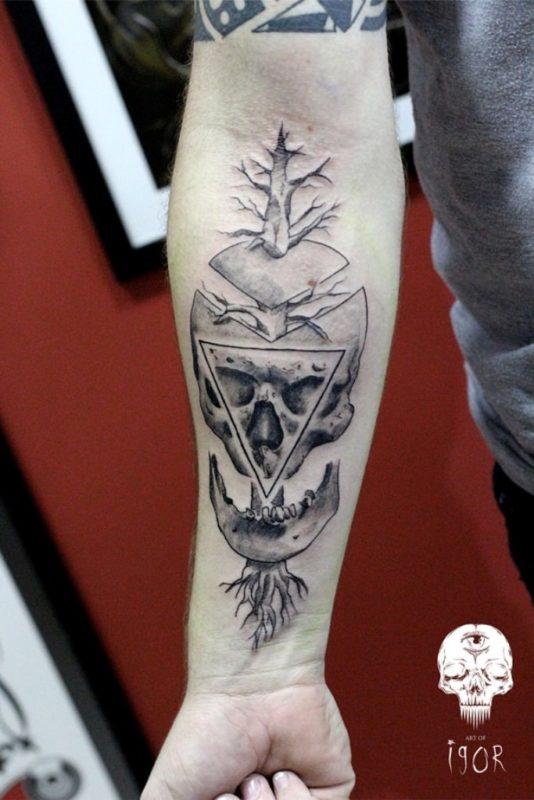 Graceful Skull Tattoo